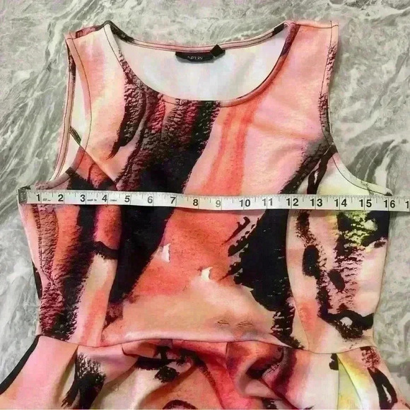 Apt 9 Women’s Pink Dress With Pockets Size 10 Abstract Design - Picture 7 of 10